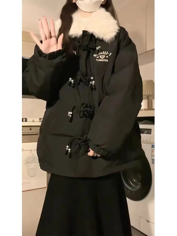 Winter Fashion Warm Coat Sweet Kawaii Horn Buckle Long-sleeved Letter Print Parka Casual Loose and Versatile Thickened Jacket
Winter Fashion Warm Coat Sweet Kawaii Horn Buckle Long-sleeved Letter Print Parka Casual Loose and Versatile Thickened Jacket