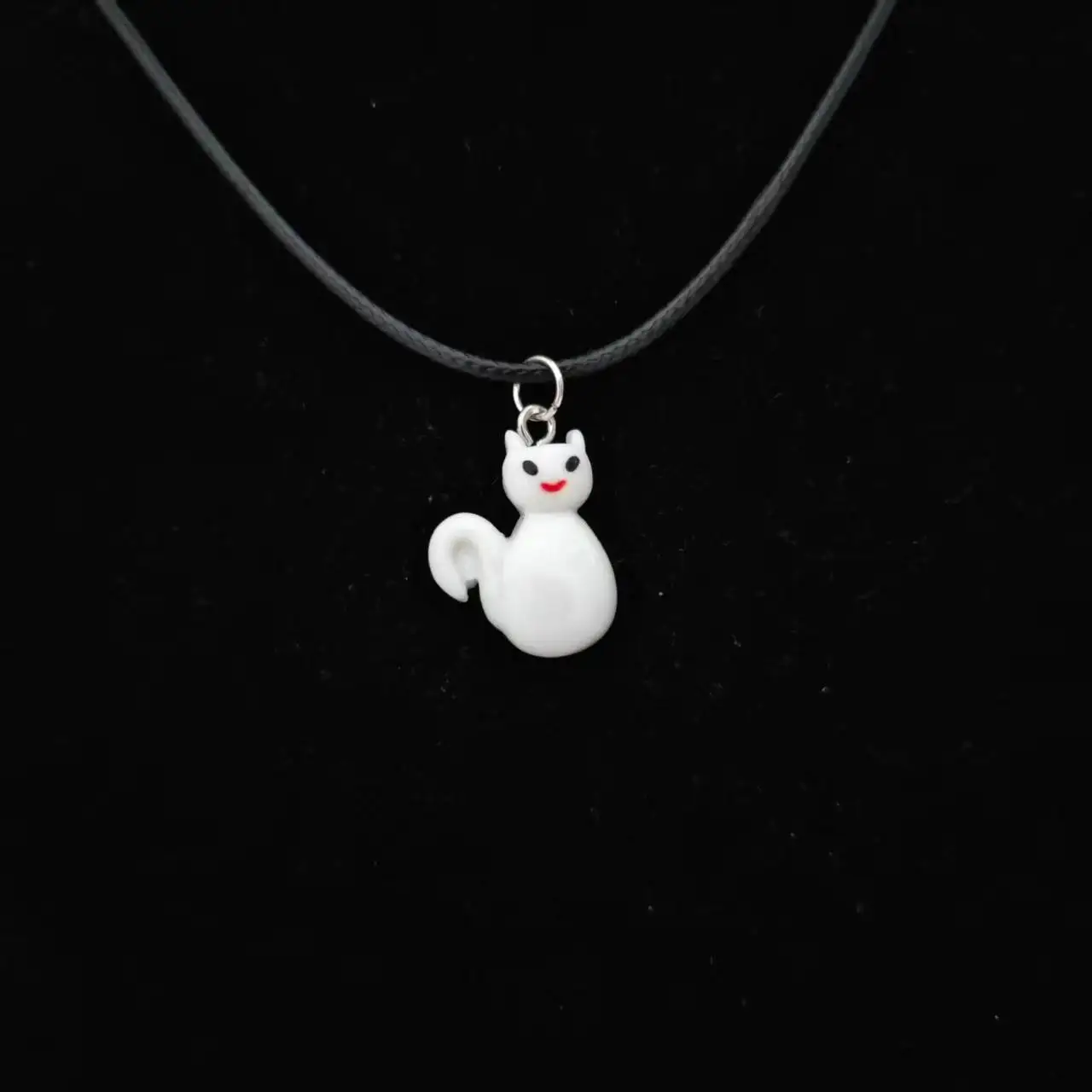 Cute Creative Cat Pendant Necklace Cosplay Halloween Accessories for Fans Gifts Simple Handmade Necklace
Cute Creative Cat Pendant Necklace Cosplay Halloween Accessories for Fans Gifts Simple Handmade Necklace