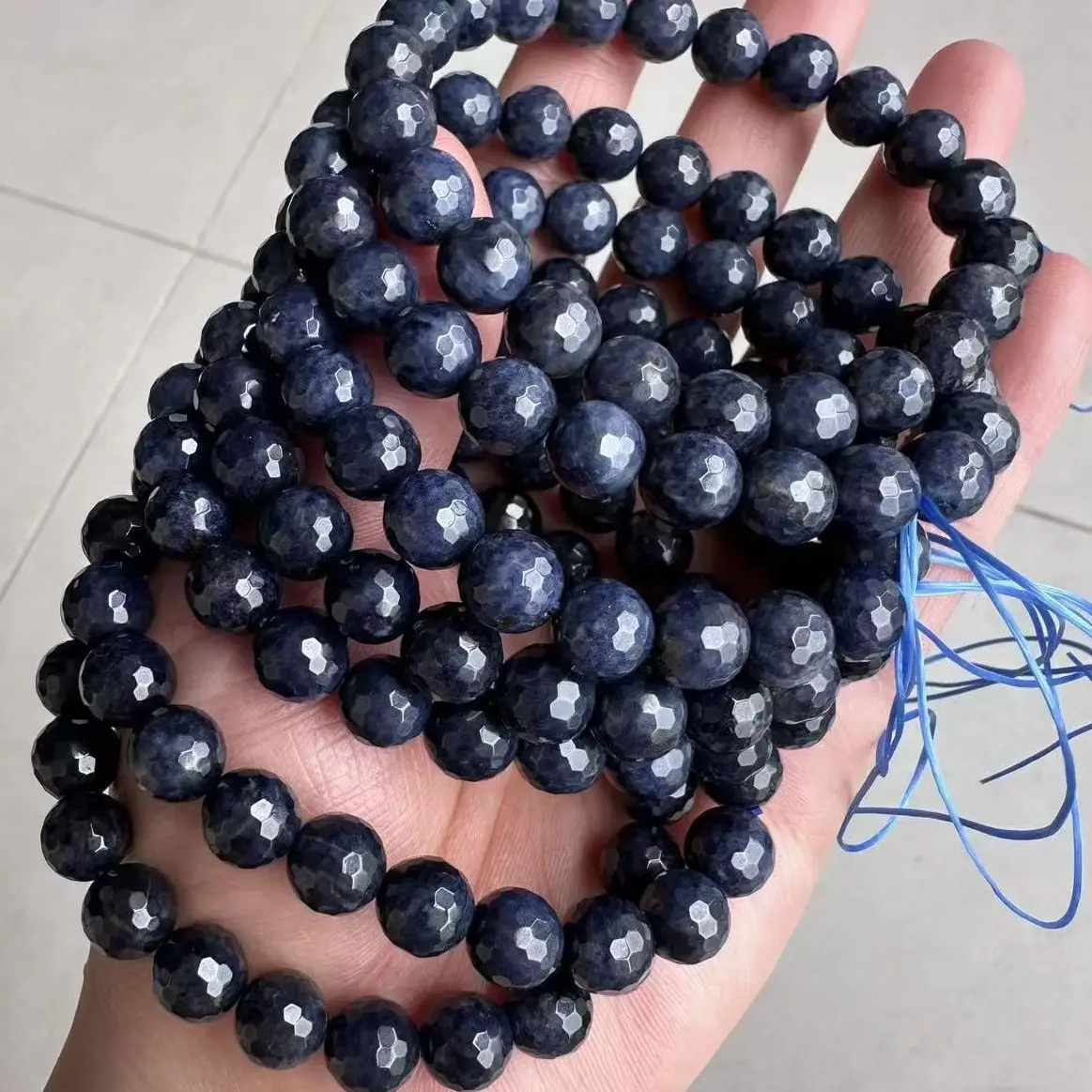 AAA Natural Blue Sapphire Cutting Round Beads 8.6mm-9mm Hand Chain Rare Gem Party Gift Charming DIY Women's Jewelry Wholesale
AAA Natural Blue Sapphire Cutting Round Beads 8.6mm-9mm Hand Chain Rare Gem Party Gift Charming DIY Women's Jewelry Wholesale