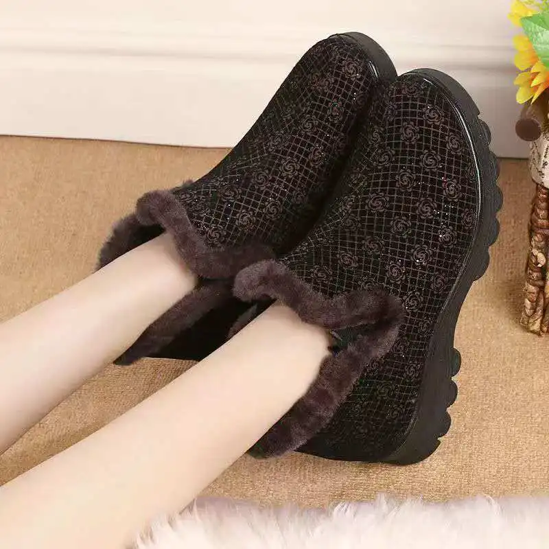 2026 Winter Mom's Boots Chinese-style Retro Thick Fleece Warmth Thick Soles Lightweight Grandma-Friendly Anti-Slip Cotton Shoes
2026 Winter Mom's Boots Chinese-style Retro Thick Fleece Warmth Thick Soles Lightweight Grandma-Friendly Anti-Slip Cotton Shoes