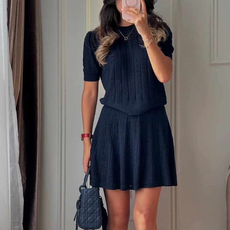 Women's Casual O-neck Short Sleeved Top and Skirt Two-piece Summer Simple Solid Commuting Suit Elegant High Waist Holiday Outfit
Women's Casual O-neck Short Sleeved Top and Skirt Two-piece Summer Simple Solid Commuting Suit Elegant High Waist Holiday Outfit