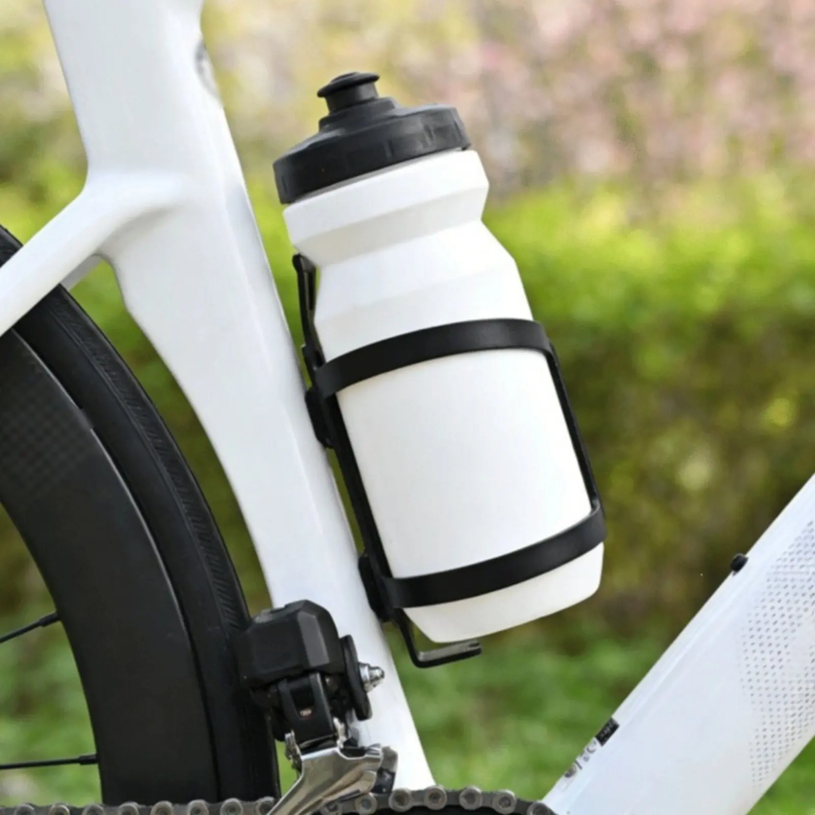 Cycle Water Bottle Holder Anti-Movement Aluminum Alloy Bottle Holder Secure Grip Single-Piece Design for Paved Cycling
Cycle Water Bottle Holder Anti-Movement Aluminum Alloy Bottle Holder Secure Grip Single-Piece Design for Paved Cycling