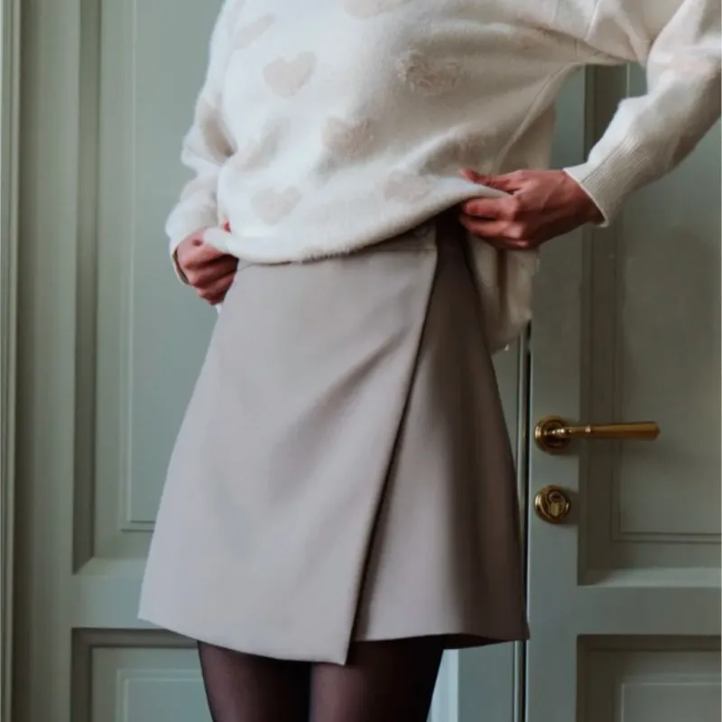 Women's Elegant Solid Wrap Mini Skirt High Waist A-Line Vestidos Autumn Casual Office Daily Split Hem Irregular Versatile Skirts
Women's Elegant Solid Wrap Mini Skirt High Waist A-Line Vestidos Autumn Casual Office Daily Split Hem Irregular Versatile Skirts
