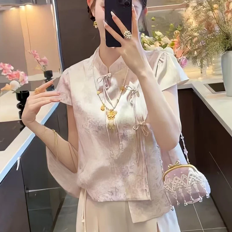 2025 New Chinese Style Shirt Satin Jacquard Short Sleeve Shirt Women Summer Fashion Elegant Thin Short Luxury Top Trendy Blouse
2025 New Chinese Style Shirt Satin Jacquard Short Sleeve Shirt Women Summer Fashion Elegant Thin Short Luxury Top Trendy Blouse