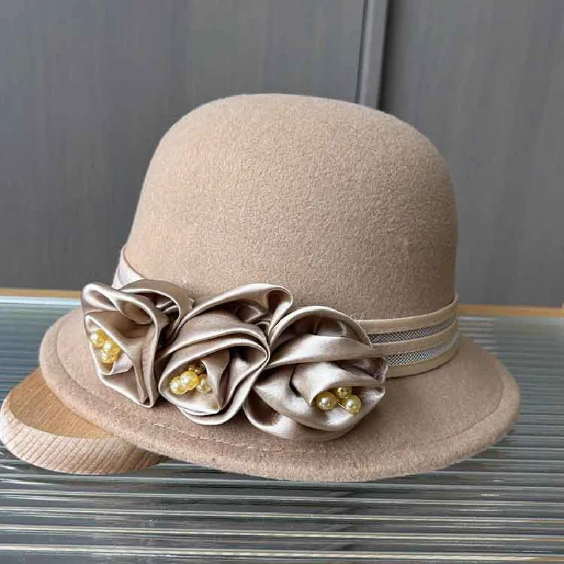 Woolen Hat Women's Elegant Pearl Satin Flower Small Brim Top Hat Catwalk Fashion Cap Autumn And Winter Bucket Hat
Woolen Hat Women's Elegant Pearl Satin Flower Small Brim Top Hat Catwalk Fashion Cap Autumn And Winter Bucket Hat
