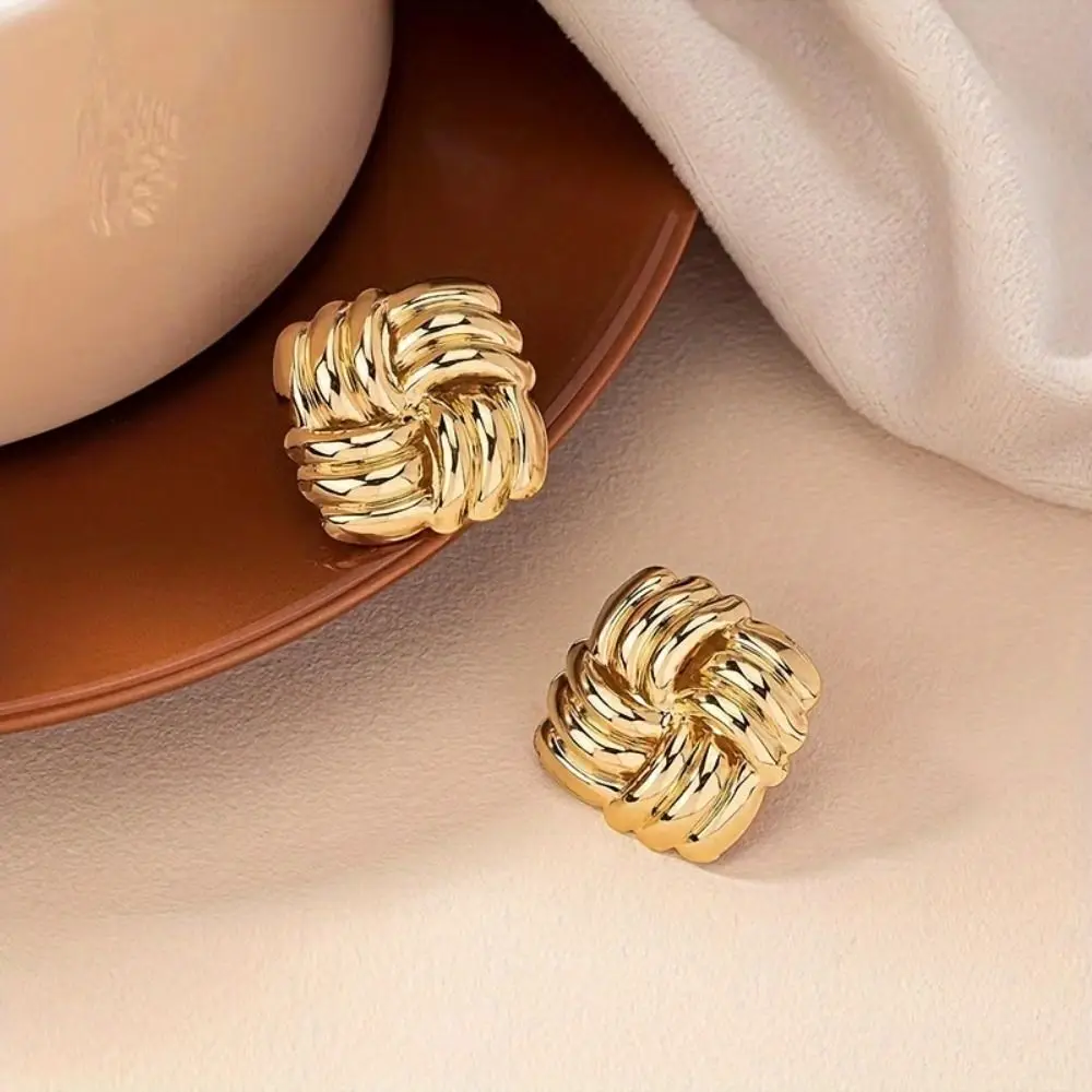 Trendy Square Shaped Wave Stud Earrings Vintage Alloy Ear Studs Unique Simple Style Twisted Earrings Women
Trendy Square Shaped Wave Stud Earrings Vintage Alloy Ear Studs Unique Simple Style Twisted Earrings Women