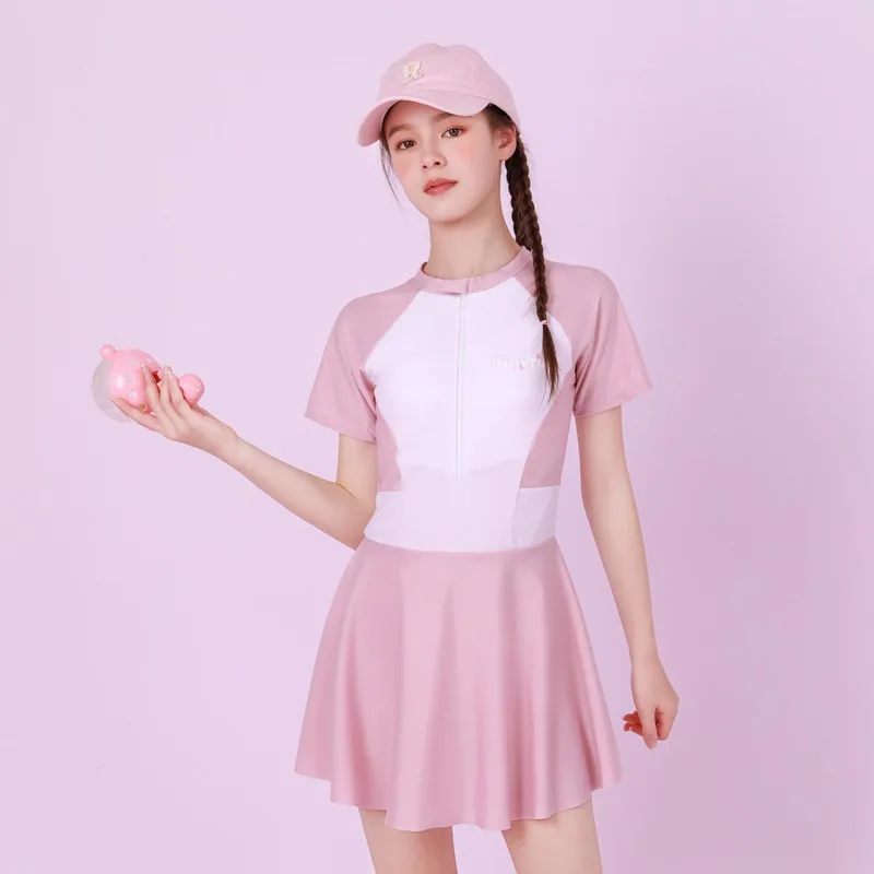 Conservative one-piece swimsuit for teenage girls, professional swimsuit, belly covering, slim, large size, for young girls
Conservative one-piece swimsuit for teenage girls, professional swimsuit, belly covering, slim, large size, for young girls