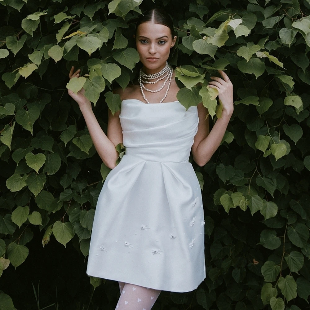 Mini Wedding Dresses for Women 2024 Strapless A Line White Satin Wedding Gowns Short Backless Sleeveless Beading Bridal Dress
Mini Wedding Dresses for Women 2024 Strapless A Line White Satin Wedding Gowns Short Backless Sleeveless Beading Bridal Dress