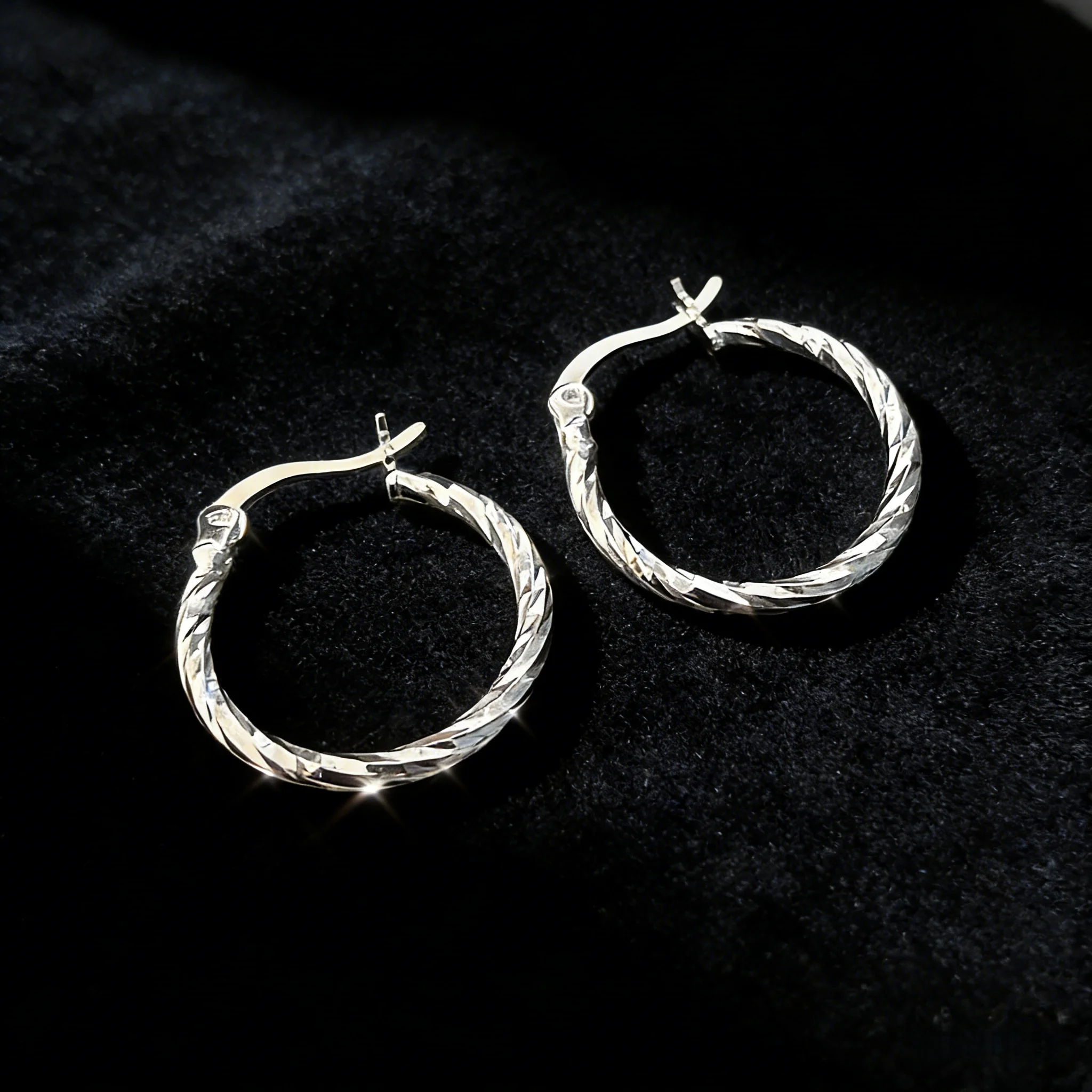 Elegant Silver Twisted Hoop Earrings Women Timeless Design Durable Comfortable Earrings for Daily Party Outfits
Elegant Silver Twisted Hoop Earrings Women Timeless Design Durable Comfortable Earrings for Daily Party Outfits