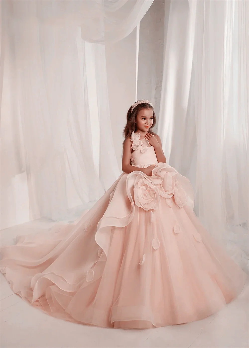 Custom Flower Girl Dress First Christmas Dress Wedding Party Gown Blush Pink 3D Floral Train Kids Evening Dress فساتين ا
Custom Flower Girl Dress First Christmas Dress Wedding Party Gown Blush Pink 3D Floral Train Kids Evening Dress فساتين ا