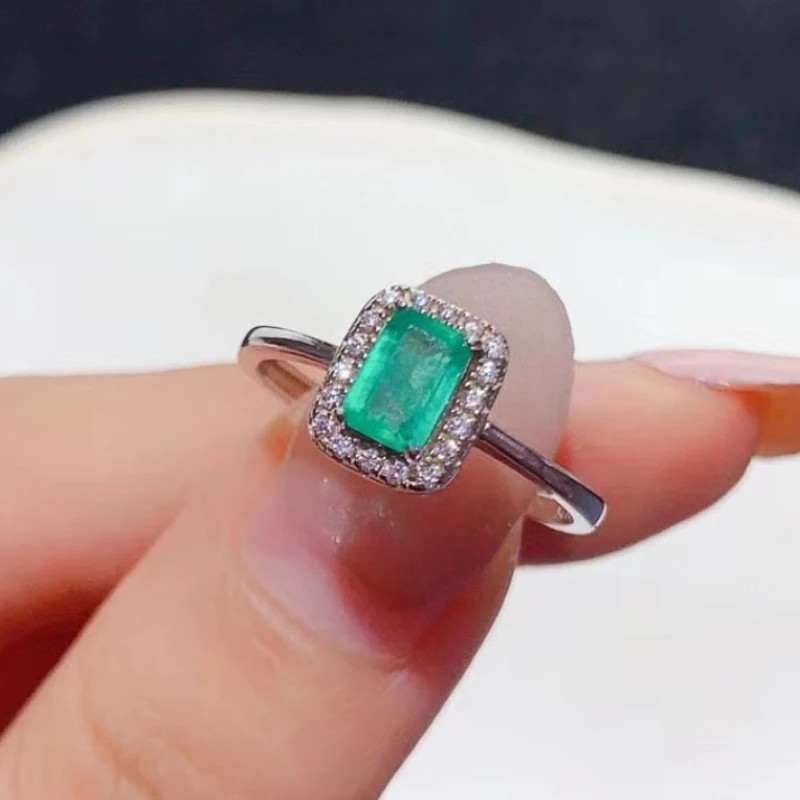 Classic 925 Silver Engagement Ring for Women Natural Emerald Ring with Certificate 4mm*6mm 0.5ct Colombia Emerald Jewelry
Classic 925 Silver Engagement Ring for Women Natural Emerald Ring with Certificate 4mm*6mm 0.5ct Colombia Emerald Jewelry