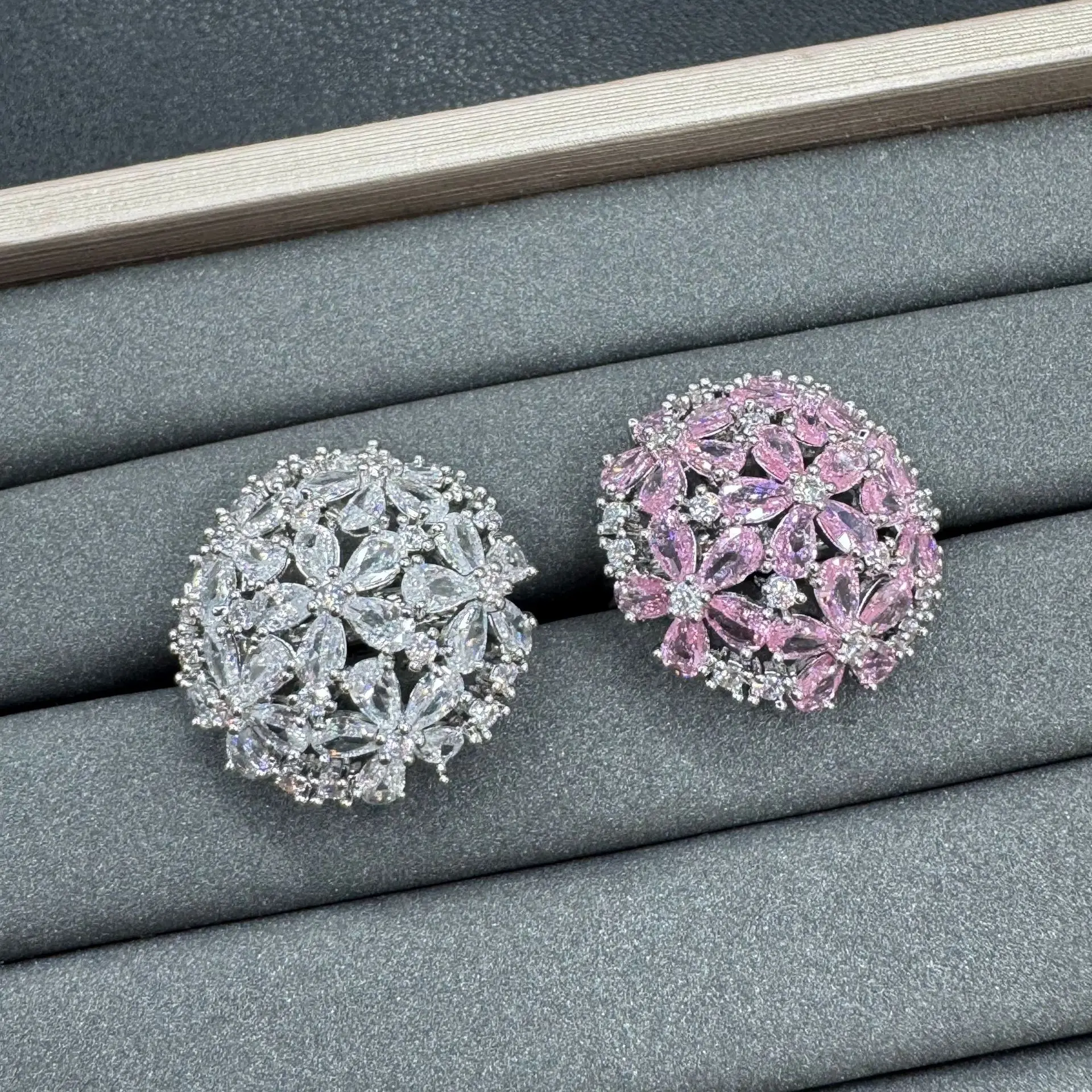 fashion shiny cubic zirconia adjustable ring for women jewelry round flower white pink ring female elegant gift dinner party
fashion shiny cubic zirconia adjustable ring for women jewelry round flower white pink ring female elegant gift dinner party