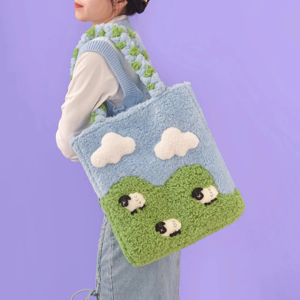 Kawaii Large Capacity Bag University Student Tote Sac Femme Original Shoulder Bags for Woman Lamb Wool Bolsos De Mujer Bolso
Kawaii Large Capacity Bag University Student Tote Sac Femme Original Shoulder Bags for Woman Lamb Wool Bolsos De Mujer Bolso