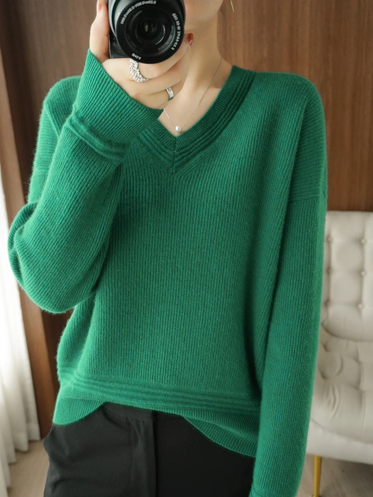 2025 Fashion 100% Merino Wool Tops Women Clothing Knitted Sweater V-Neck Long Sleeve Pullover Spring Autumn Loose Knitwear Tops
2025 Fashion 100% Merino Wool Tops Women Clothing Knitted Sweater V-Neck Long Sleeve Pullover Spring Autumn Loose Knitwear Tops
