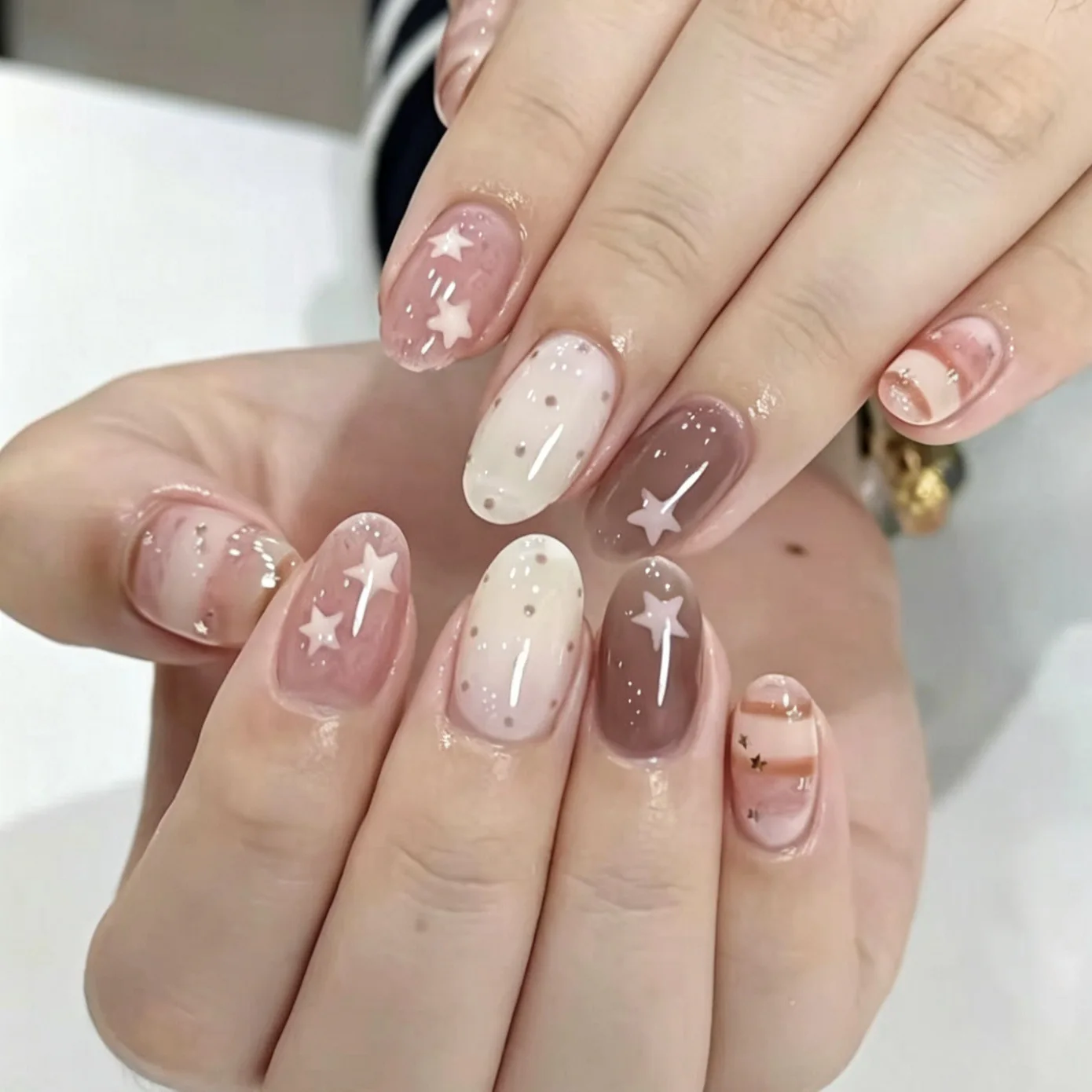 30pcs Nude Pink Gradien Press on Nail White Star Polka Dot Glossy Fake Nail Short Almond Full Coverage Nail for Women False Nail
30pcs Nude Pink Gradien Press on Nail White Star Polka Dot Glossy Fake Nail Short Almond Full Coverage Nail for Women False Nail