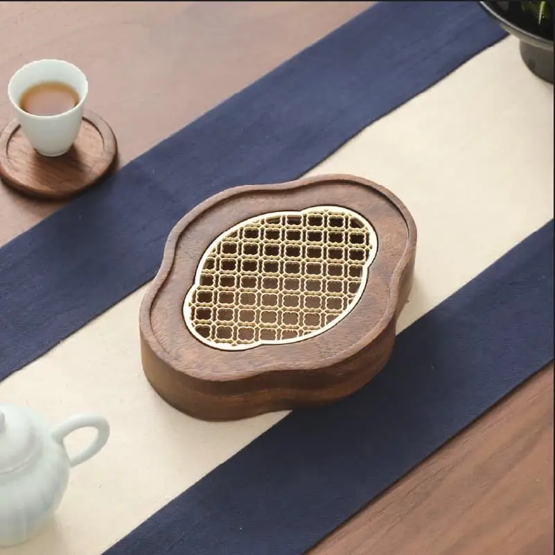 Solid wood tea tray Chinese style retro water storage pot holder portable outdoor travel small dry bubble table mini
Solid wood tea tray Chinese style retro water storage pot holder portable outdoor travel small dry bubble table mini