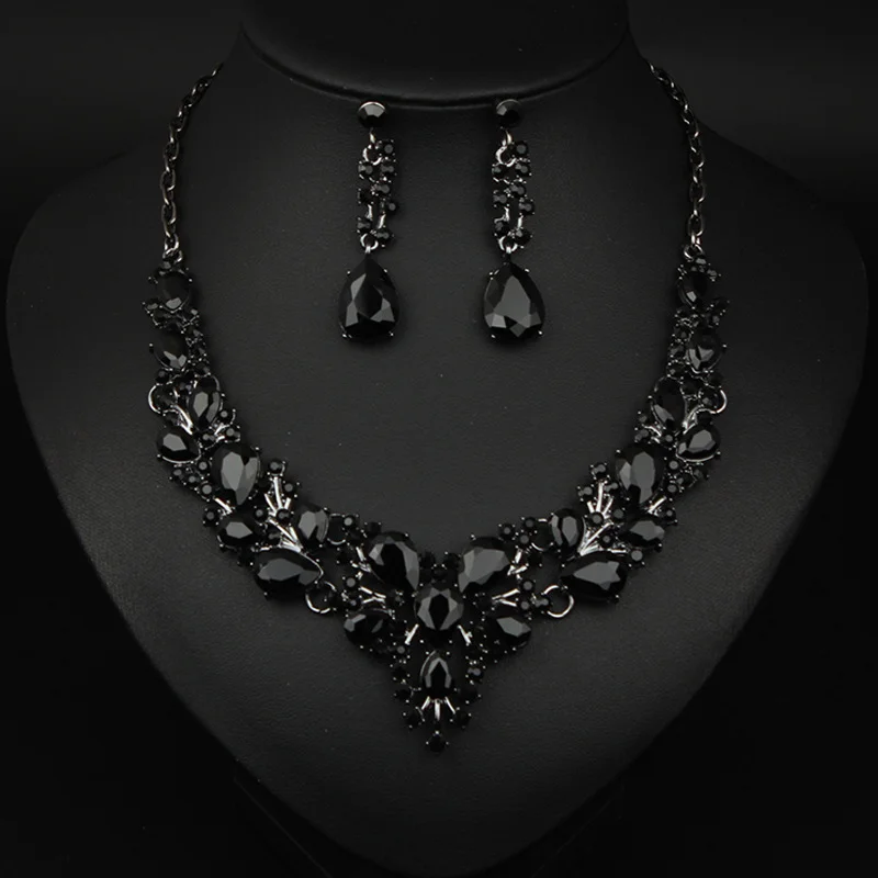 Stainless steel chain crystal pendant necklace earrings set. High-quality waterproof jewelry. Birthday gift
Stainless steel chain crystal pendant necklace earrings set. High-quality waterproof jewelry. Birthday gift