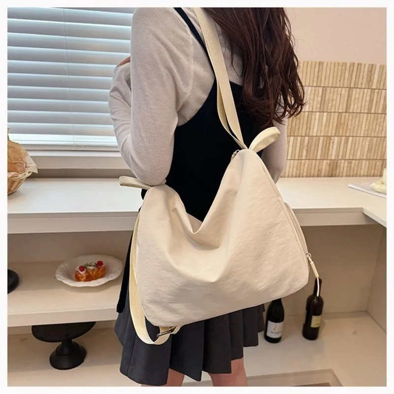 Women's Casual Nylon Large Capacity Shoulder Bag with Pocket, Casual Style for Daily Use, Sports, Travel, and Outdoor Activities
Women's Casual Nylon Large Capacity Shoulder Bag with Pocket, Casual Style for Daily Use, Sports, Travel, and Outdoor Activities