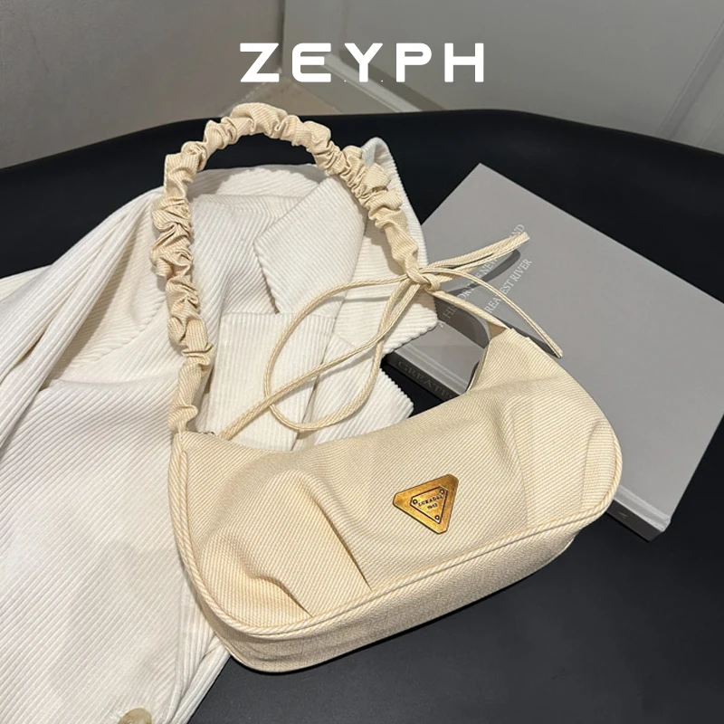Zeyph Cloud Fluffy Drawstring Tie Style Pu Material Shoulder Bag Armpit Bag Delicate Commuter Bag
Zeyph Cloud Fluffy Drawstring Tie Style Pu Material Shoulder Bag Armpit Bag Delicate Commuter Bag