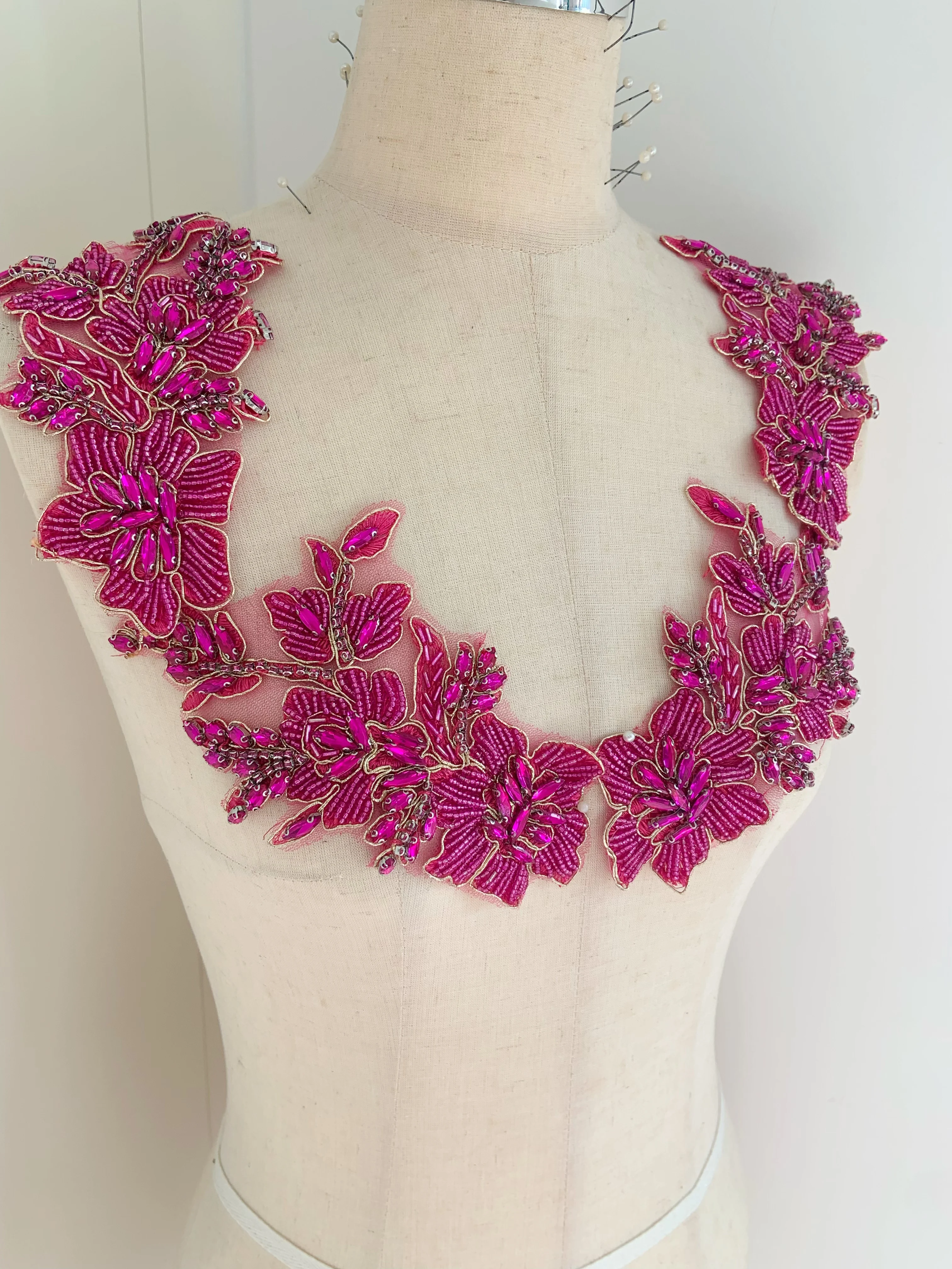 Hot Pink Rhinestone Applique, Crystal Beaded Sewing Motif Lace Beaded Applique For Bridal Wedding Accessories
Hot Pink Rhinestone Applique, Crystal Beaded Sewing Motif Lace Beaded Applique For Bridal Wedding Accessories