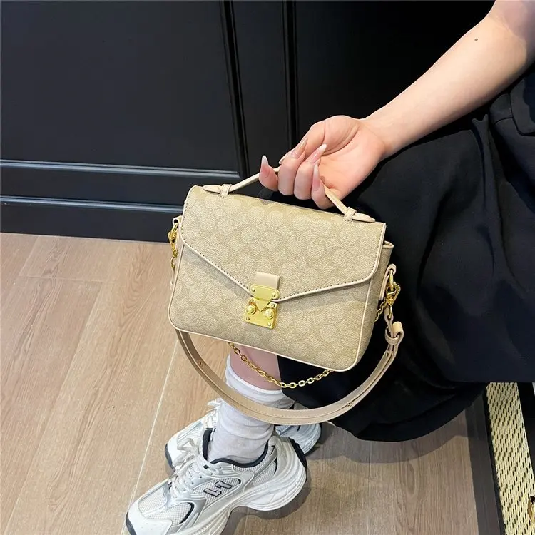 Luxury Chain Flip Crossbody Bag - 2025 Women's New Square Shoulder Purse, Letter Printing Design for Dating/City Walk/Cocktail
Luxury Chain Flip Crossbody Bag - 2025 Women's New Square Shoulder Purse, Letter Printing Design for Dating/City Walk/Cocktail