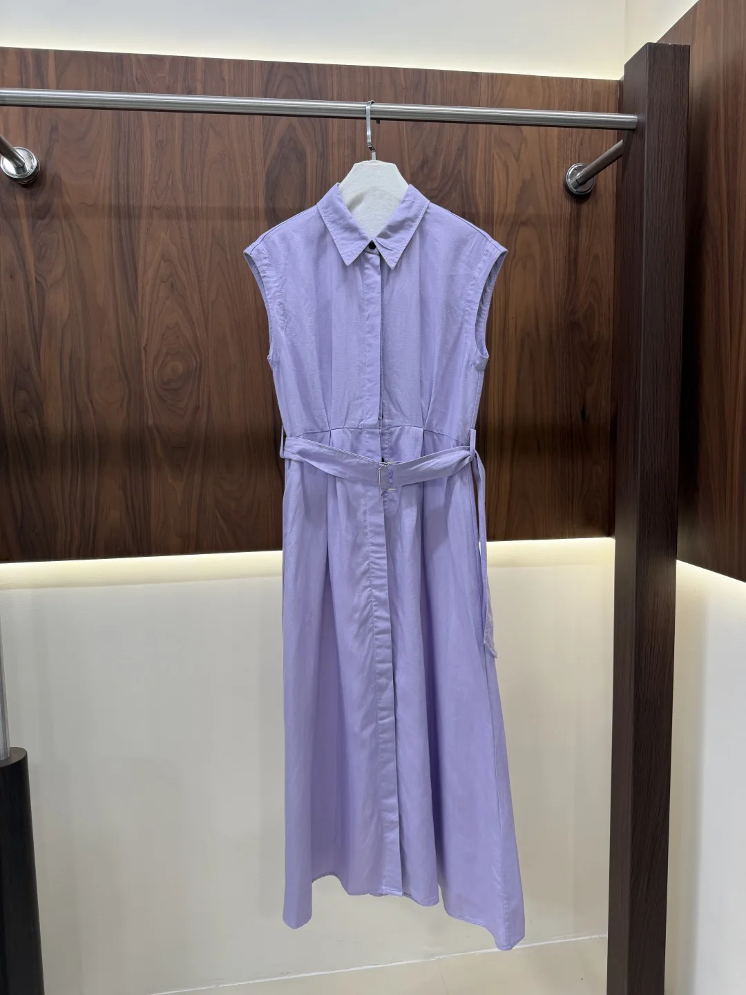 New Spring/Summer Collection: High-Quality, Classic & Stylish Women's Mid-Length Shirt Dress — Collared, Sleeveless, with Belt
New Spring/Summer Collection: High-Quality, Classic & Stylish Women's Mid-Length Shirt Dress — Collared, Sleeveless, with Belt
