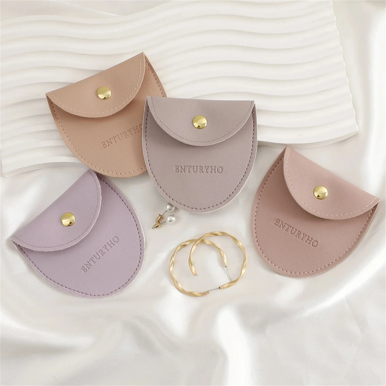 50 Pcs Cream PU leatherJewelry Bag Custom Jewelry Necklace Bag Personalized Embossed Logo Print Ring Necklace Packaging With sna
50 Pcs Cream PU leatherJewelry Bag Custom Jewelry Necklace Bag Personalized Embossed Logo Print Ring Necklace Packaging With sna