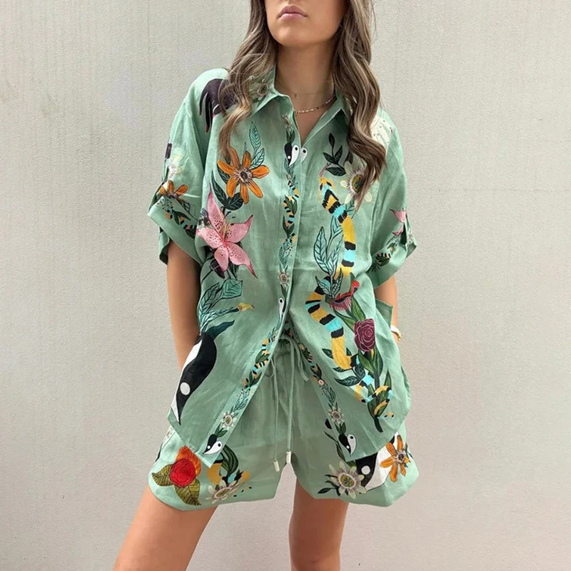 Casual Vacation Single Breasted Shirt Outfit Women's Fashion Lace Up Shorts Suit 2024 Summer Pattern Print Loose Two Piece Sets
Casual Vacation Single Breasted Shirt Outfit Women's Fashion Lace Up Shorts Suit 2024 Summer Pattern Print Loose Two Piece Sets