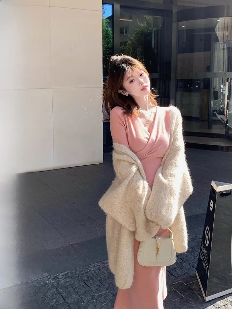 Женский свободный вязаный шерстяной кардиган средней длины, мягкий на ощупь, в стиле «ленивый свитер», для осени, однотонный
Женский свободный вязаный шерстяной кардиган средней длины, мягкий на ощупь, в стиле «ленивый свитер», для осени, однотонный