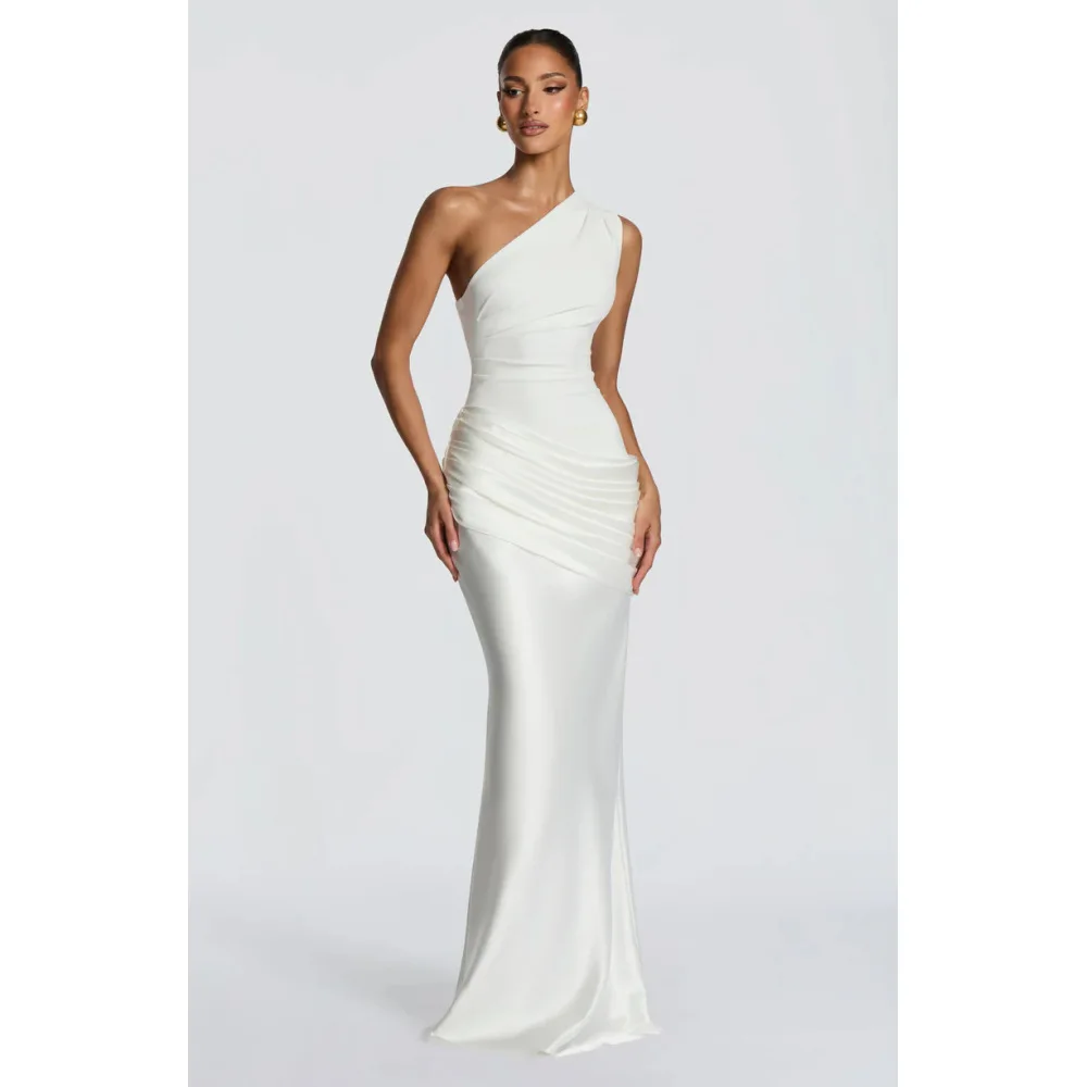 European and American one shoulder slanted neck slim fit hip hugging long skirt with elegant temperament and high waist dress
European and American one shoulder slanted neck slim fit hip hugging long skirt with elegant temperament and high waist dress