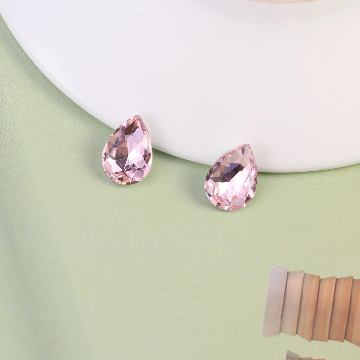 50pcs Water Drop Accessories Teardrop Crystal Rhinestones Glass Faceted For Diy Craft Jewelry Wedding Decor Beads Drop Drill
50pcs Water Drop Accessories Teardrop Crystal Rhinestones Glass Faceted For Diy Craft Jewelry Wedding Decor Beads Drop Drill