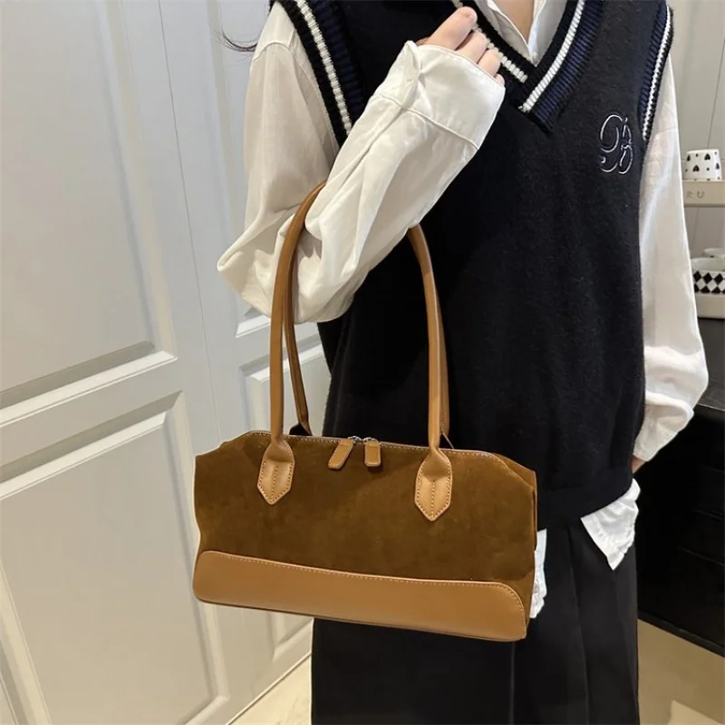 Роскошная женская сумка через плечо из кожи премиум-класса с элегантным повседневным парижским стилем
Роскошная женская сумка через плечо из кожи премиум-класса с элегантным повседневным парижским стилем 