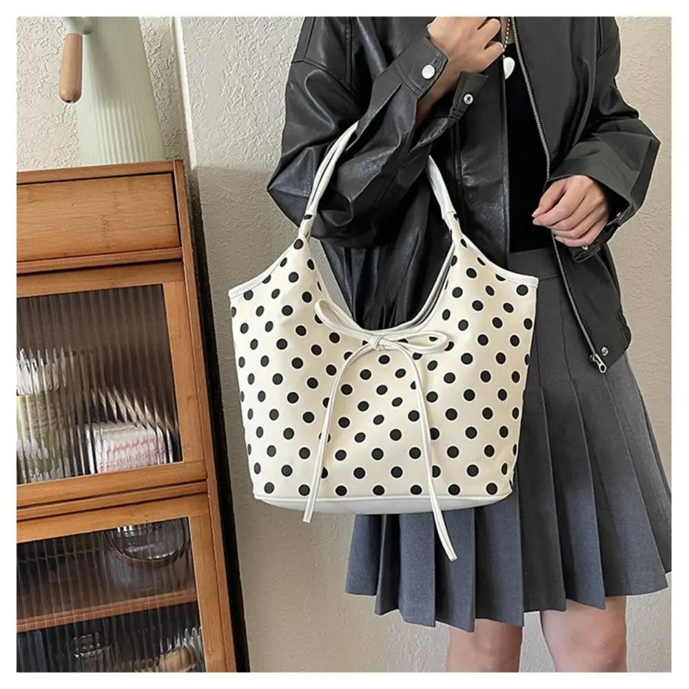 New Nylon Cloth Women's Shoulder Bag Polka Dot Pattern Lightweight Handbag Multi-color Large Capacity Shopping Bag Casual Outing
New Nylon Cloth Women's Shoulder Bag Polka Dot Pattern Lightweight Handbag Multi-color Large Capacity Shopping Bag Casual Outing