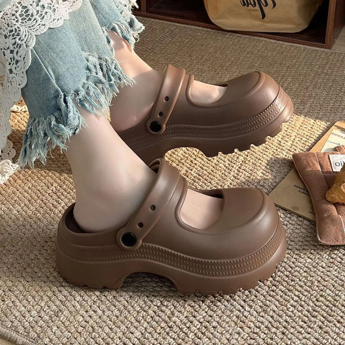 2026 Spring Summer Women's Retro Matte Mary Jane Clogs Simple Solid Color Platform Slippers For Outdoor Street Style
2026 Spring Summer Women's Retro Matte Mary Jane Clogs Simple Solid Color Platform Slippers For Outdoor Street Style