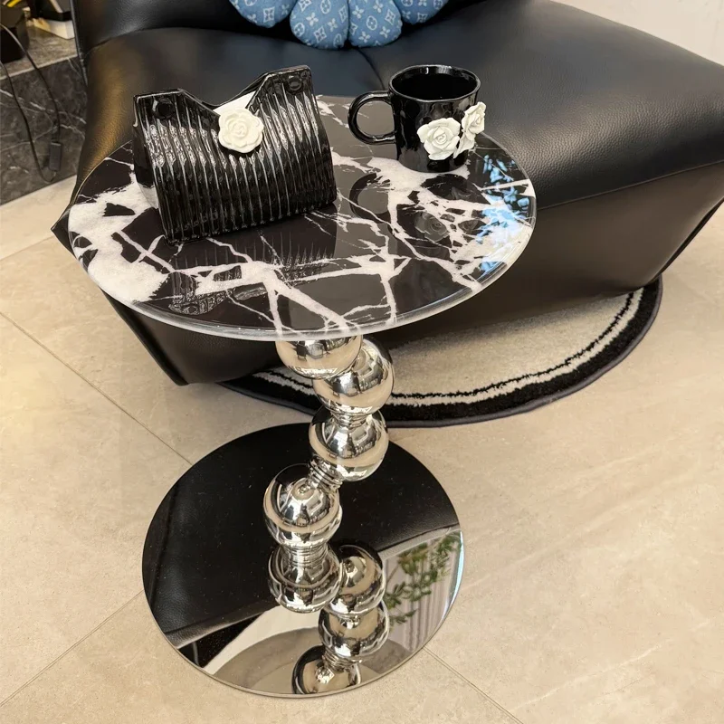 Unique Metal Coffee Table Simple Decoration Standing Aesthetic Designer Coffee Table Books Mesa Auxiliar Living Room Furniture
Unique Metal Coffee Table Simple Decoration Standing Aesthetic Designer Coffee Table Books Mesa Auxiliar Living Room Furniture