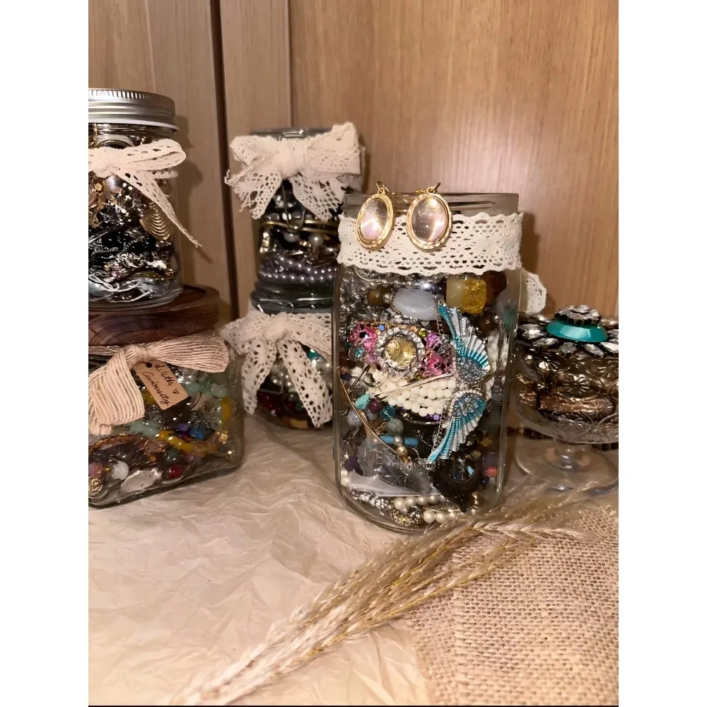 1 brand new jewelry blind box jar mixed blind box lucky bag necklace, earrings, bracelet random
1 brand new jewelry blind box jar mixed blind box lucky bag necklace, earrings, bracelet random