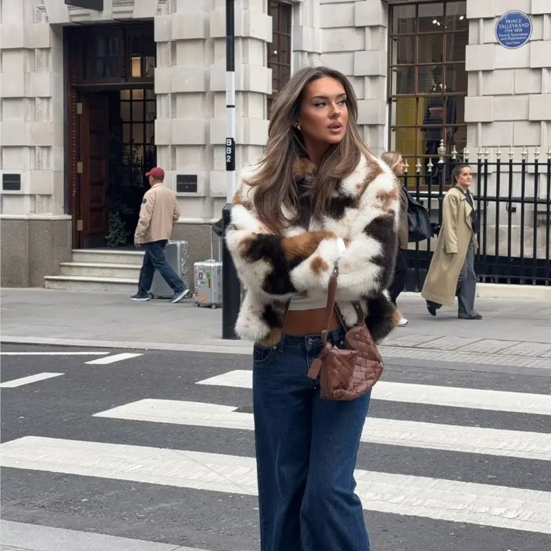 Женская куртка с эффектом искусственного меха и животным принтом, зимняя модная куртка с отложным воротником, длинными рукавами, повседневная женская уличная одежда, топ
Женская куртка с эффектом искусственного меха и животным принтом, зимняя модная куртка с отложным воротником, длинными рукавами, повседневная женская уличная одежда, топ