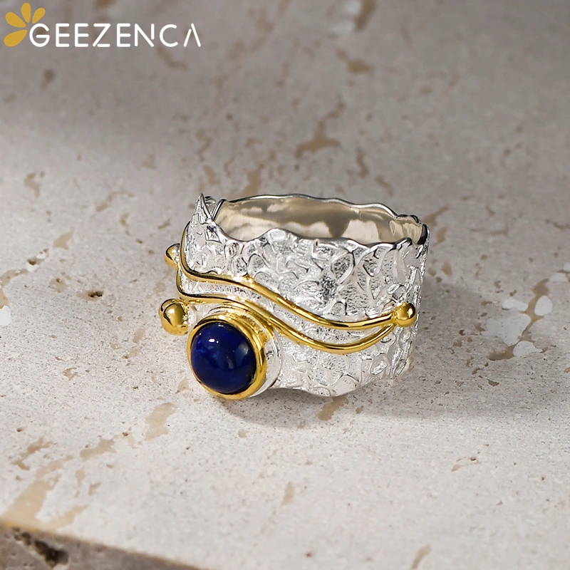 GEEZENCA 925 Серебряные двухцветные широкие кольца для женщин с лазуритом и синим камнем, уникальное шикарное коктейльное кольцо с фольгированной текстурой, новинка 2023
GEEZENCA 925 Серебряные двухцветные широкие кольца для женщин с лазуритом и синим камнем, уникальное шикарное коктейльное кольцо с фольгированной текстурой, новинка 2023