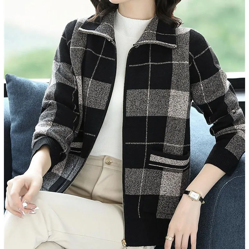 2025 Middle Aged Mother Fashion Zipper Outwear Spring Spring Women Leisure Loose Tops Jacket Korean Lady Long Sleeves Grid Coat
2025 Middle Aged Mother Fashion Zipper Outwear Spring Spring Women Leisure Loose Tops Jacket Korean Lady Long Sleeves Grid Coat