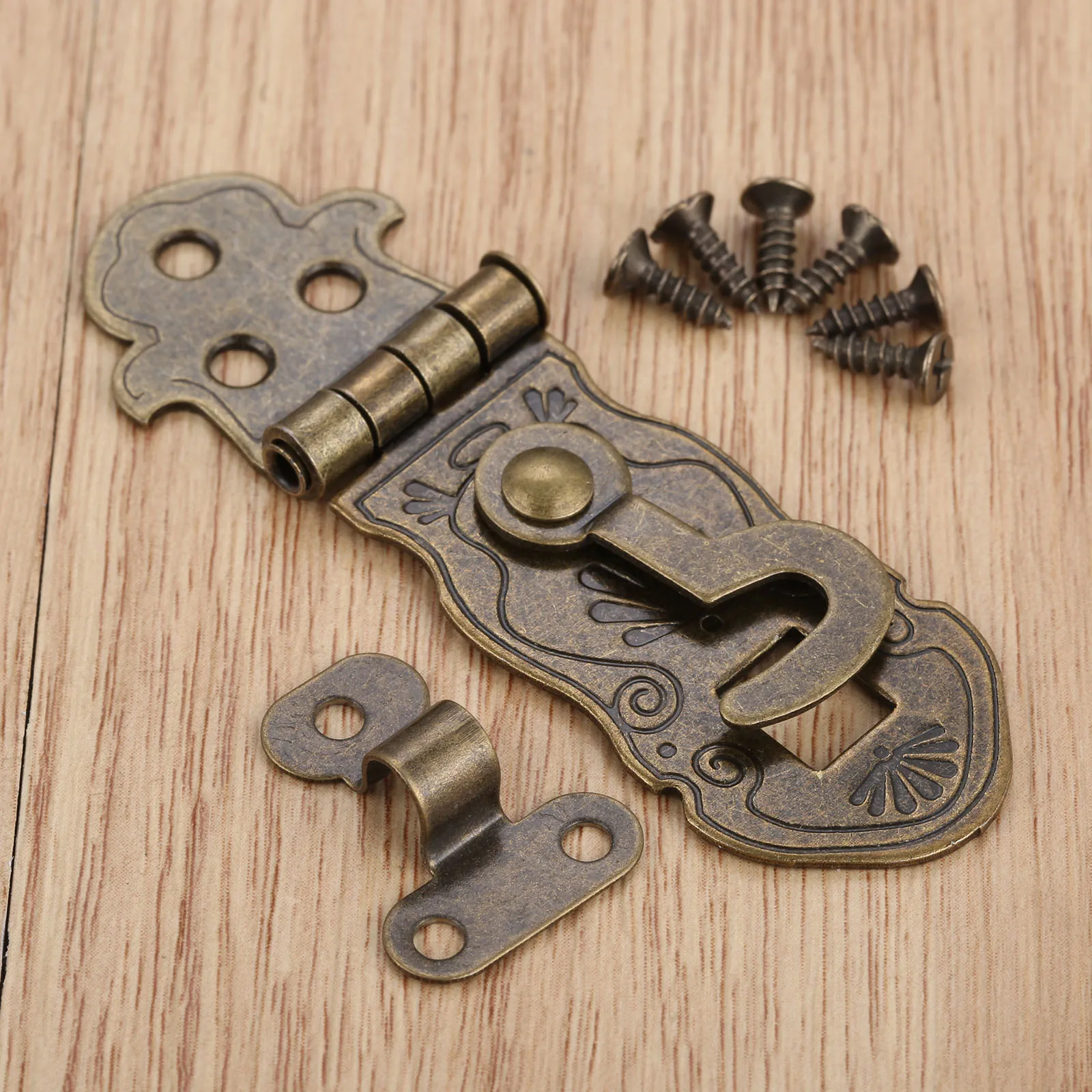 1Pc Wooden Box Toggle Lock,Box Buckles Pattern Carved Flower Book Lock Antique Bronze Tone 71x24mm
1Pc Wooden Box Toggle Lock,Box Buckles Pattern Carved Flower Book Lock Antique Bronze Tone 71x24mm