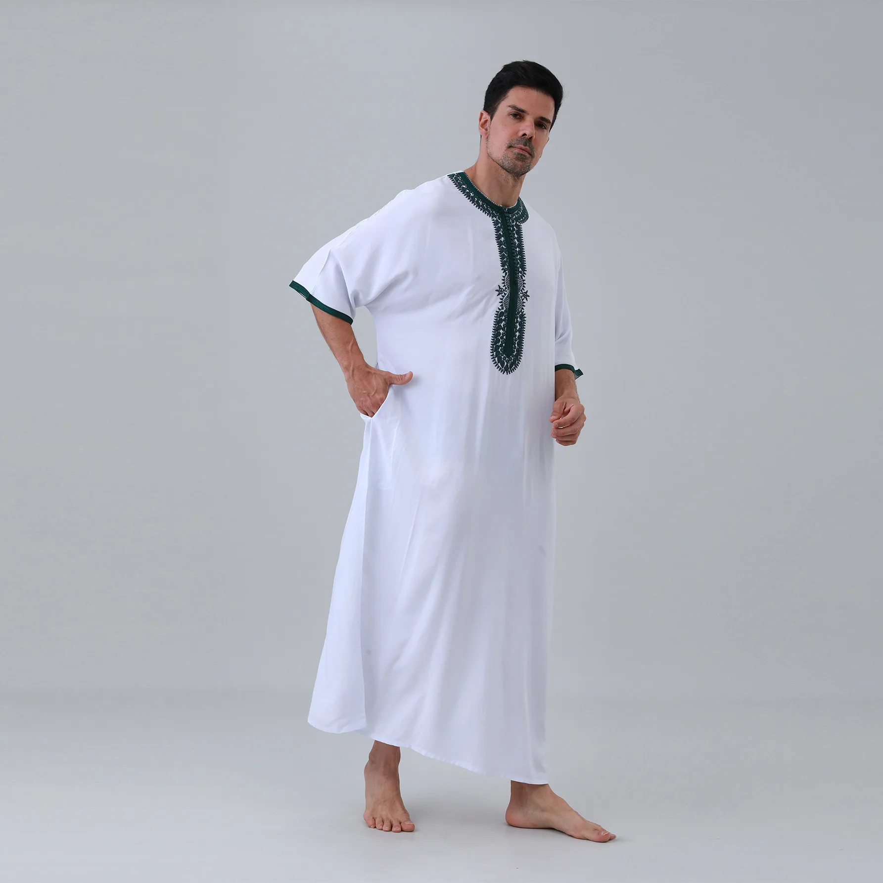 Embroidery White Jubba Thobe Men Robe Saudi Arabic Kaftan Dubai Abaya Muslim Dress Islam Daffah Dishdasha Traditional Clothing
Embroidery White Jubba Thobe Men Robe Saudi Arabic Kaftan Dubai Abaya Muslim Dress Islam Daffah Dishdasha Traditional Clothing