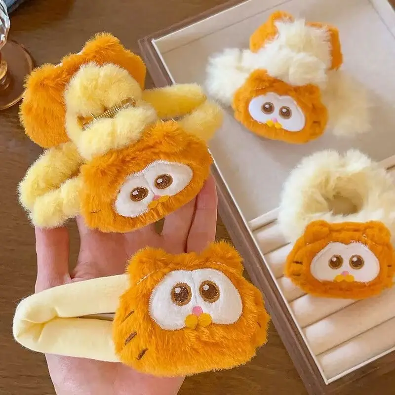 Garfield movie anime cartoon cute hair clip kawaii girls plush doll figurine bye-bye clip sweet hairpin headwear wholesale
Garfield movie anime cartoon cute hair clip kawaii girls plush doll figurine bye-bye clip sweet hairpin headwear wholesale