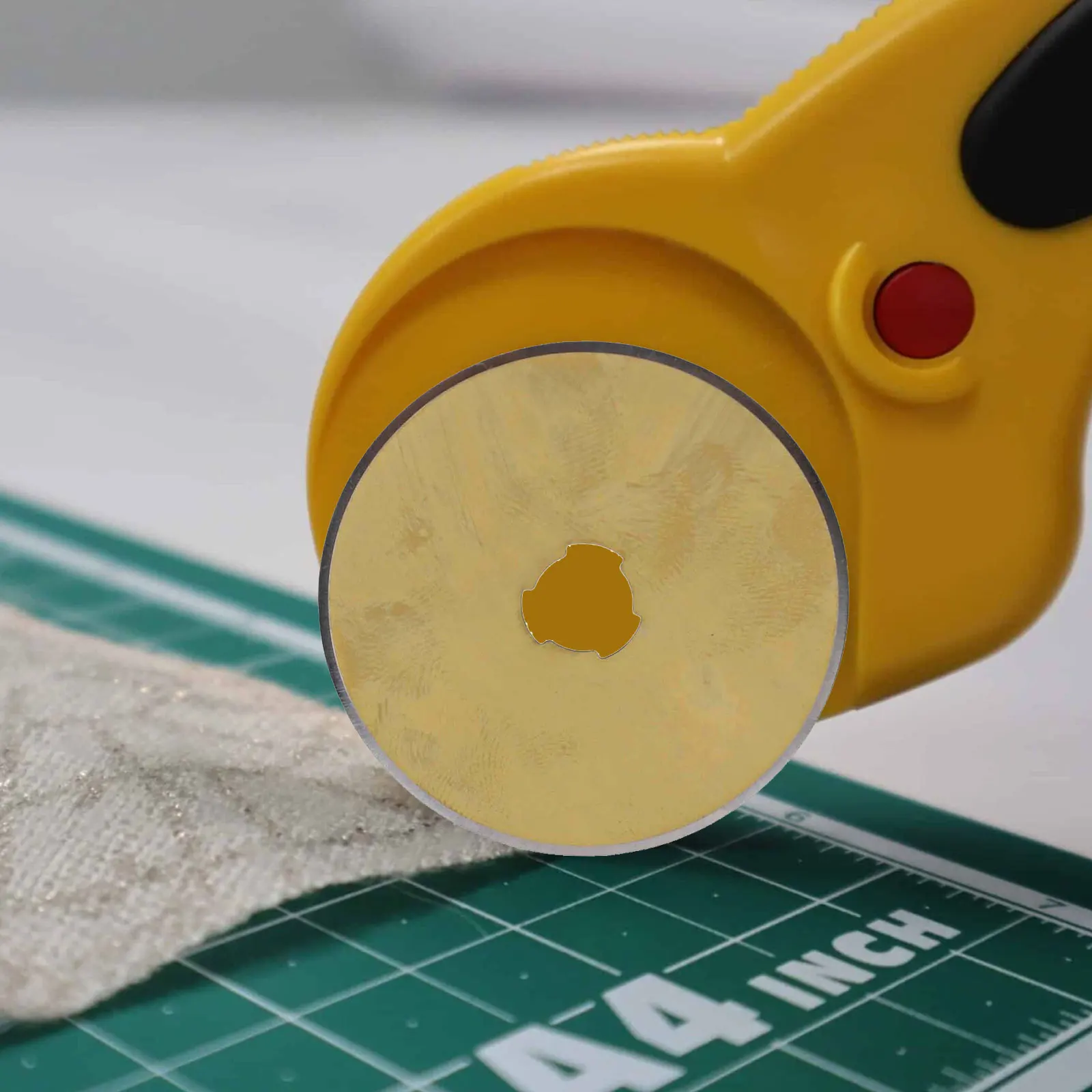 Titanium Cutter Blades Titanium Rotary Cutter Blades High-quality Blades Smooth And Accurate Cutting Wide Compatibility
Titanium Cutter Blades Titanium Rotary Cutter Blades High-quality Blades Smooth And Accurate Cutting Wide Compatibility