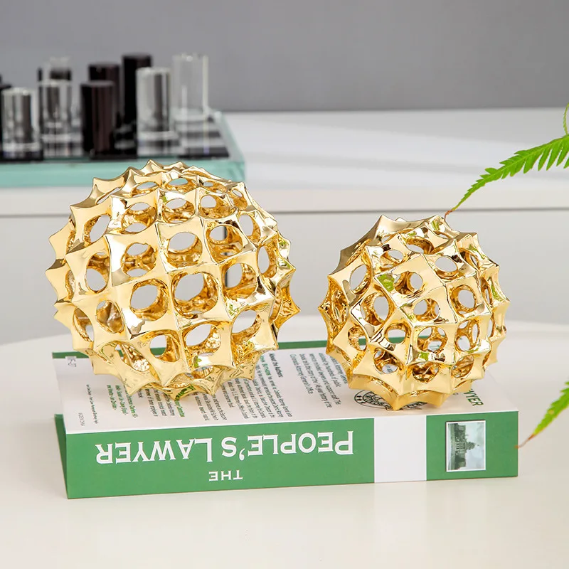 Creativity Gold Ball Hollow Out Statue Desk Decoration Golden Ball Crafts Modern Decor Ornaments Nordic Home Artwork Furnishings
Creativity Gold Ball Hollow Out Statue Desk Decoration Golden Ball Crafts Modern Decor Ornaments Nordic Home Artwork Furnishings