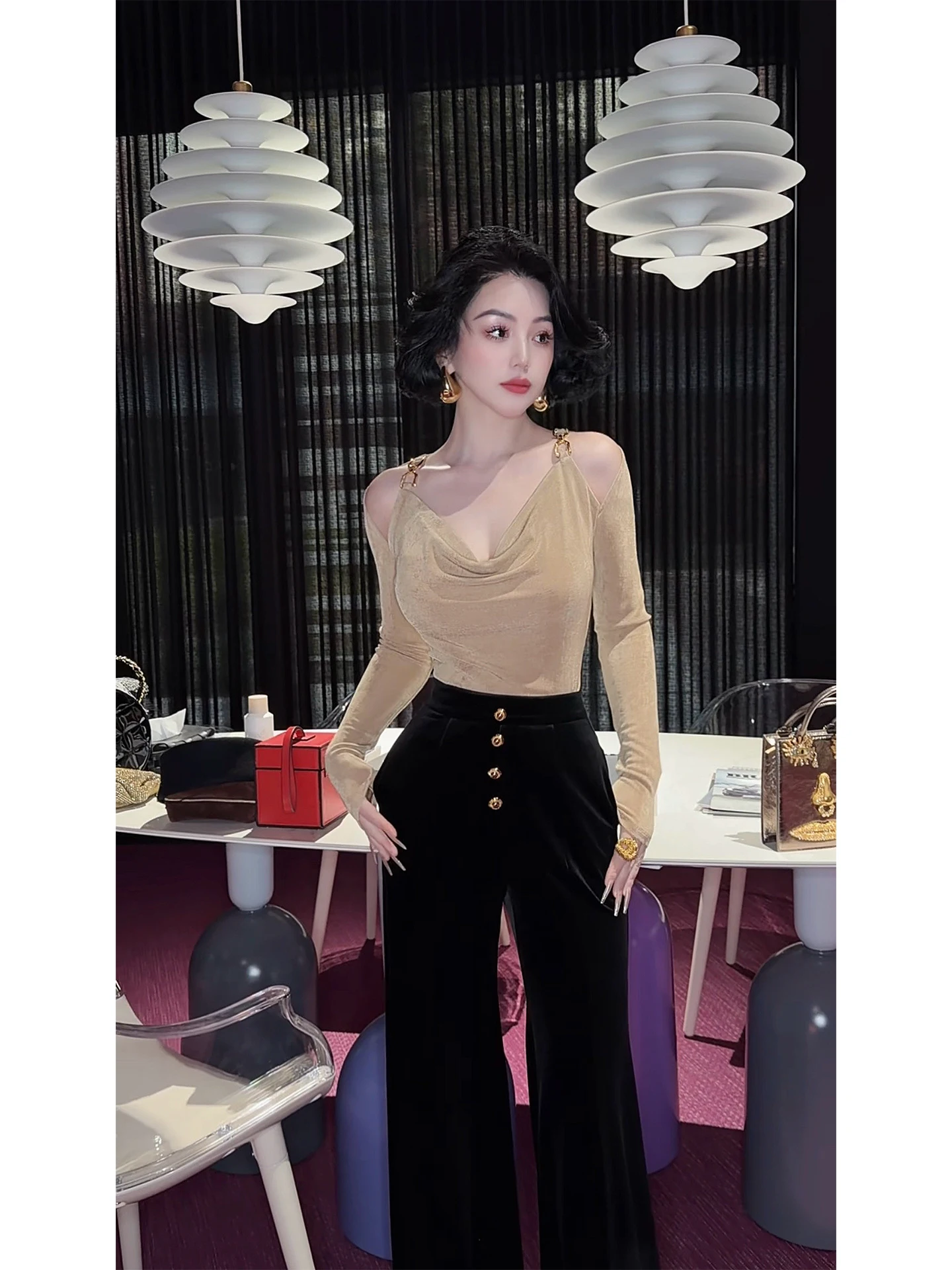LYXJ Early Spring 2026 Knitted Base Layer T-Shirt Double Color Design Casual Slim Fit Polyester Long Sleeve Women's Top
LYXJ Early Spring 2026 Knitted Base Layer T-Shirt Double Color Design Casual Slim Fit Polyester Long Sleeve Women's Top