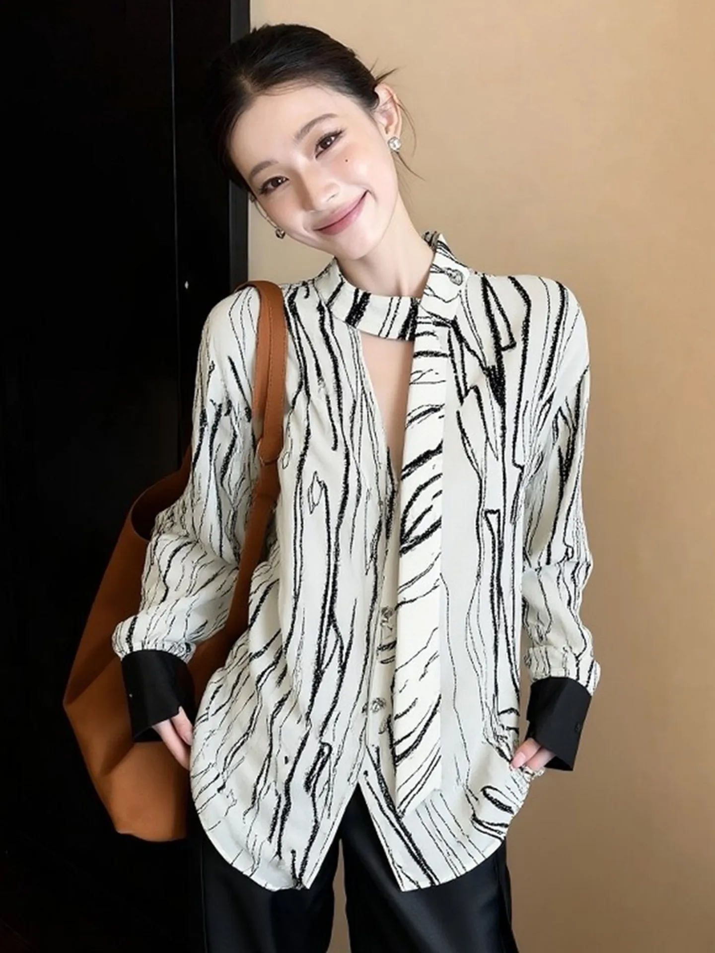 Весенняя винтажная женская блузка 2026 с геометрическим принтом, длинным рукавом, свободного кроя, в полоску
Весенняя винтажная женская блузка 2026 с геометрическим принтом, длинным рукавом, свободного кроя, в полоску