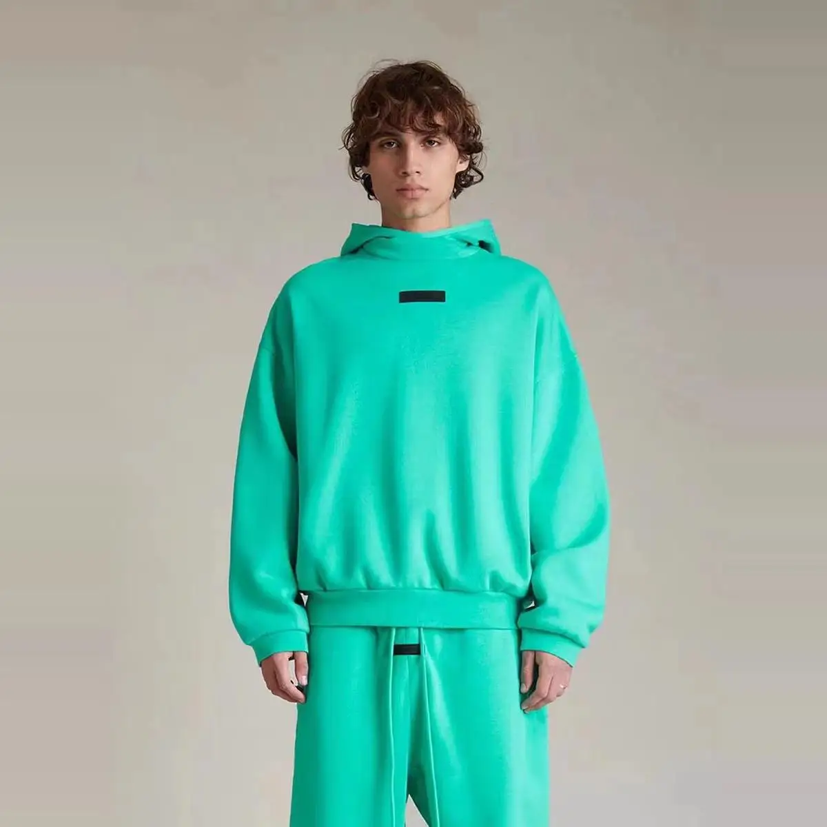 High Quality Silicone Logo Hoodie Unisex Couples Autumn Winter Sweatshirt Trendy Loose Fit Overhead Style Youth Fashion
High Quality Silicone Logo Hoodie Unisex Couples Autumn Winter Sweatshirt Trendy Loose Fit Overhead Style Youth Fashion