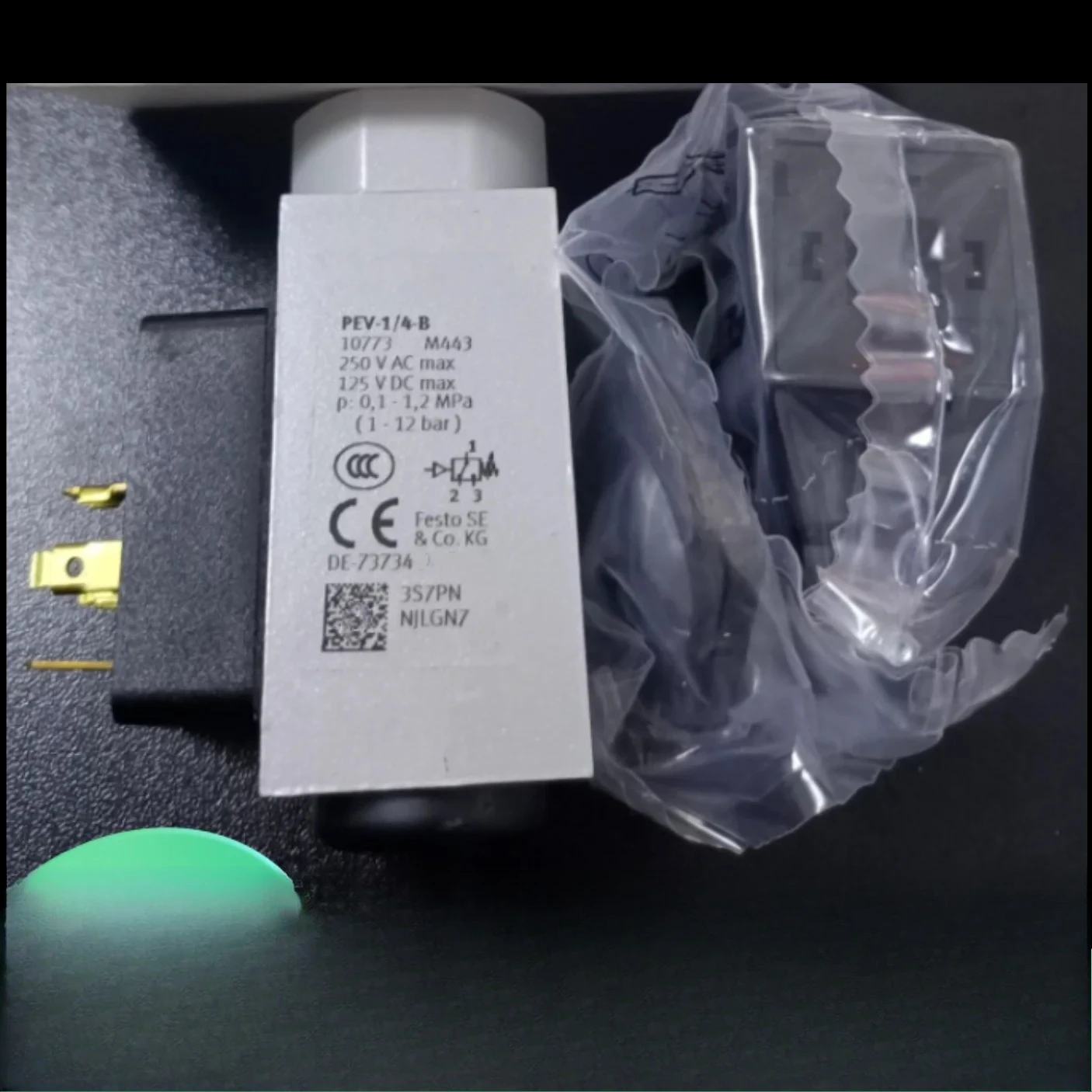 New Original Pressure Switch 10773 PEV-1/4-B
New Original Pressure Switch 10773 PEV-1/4-B