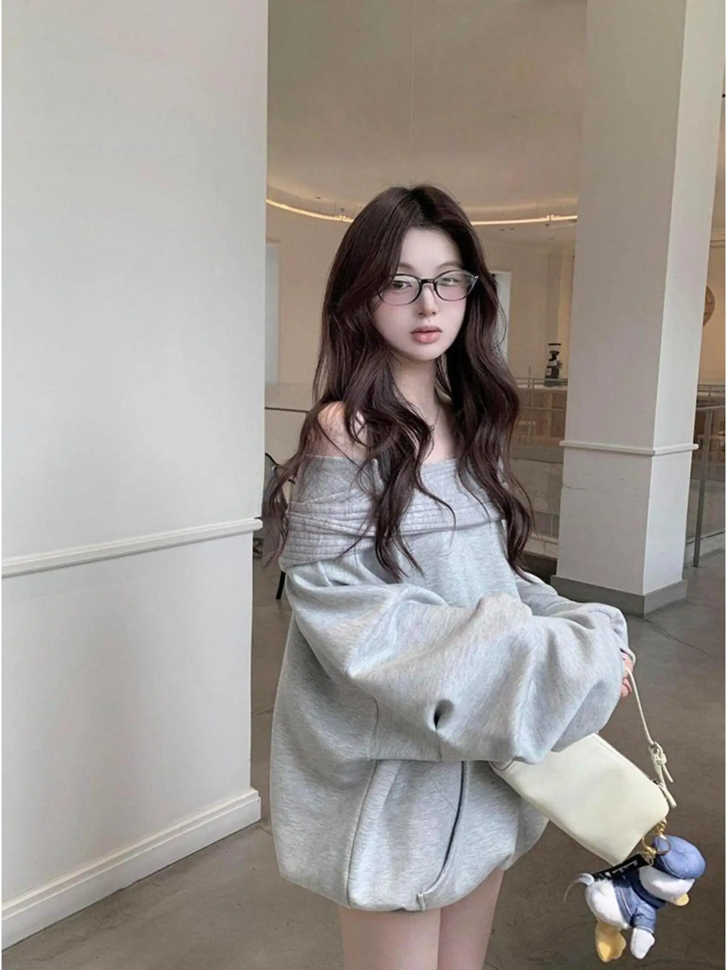 2026 New Style Women's Long Sleeve Hoodie Shoulder Bared Halloween Theme Casual Streetwear Spring Autumn Versatile Comfortabl...
2026 New Style Women's Long Sleeve Hoodie Shoulder Bared Halloween Theme Casual Streetwear Spring Autumn Versatile Comfortabl...