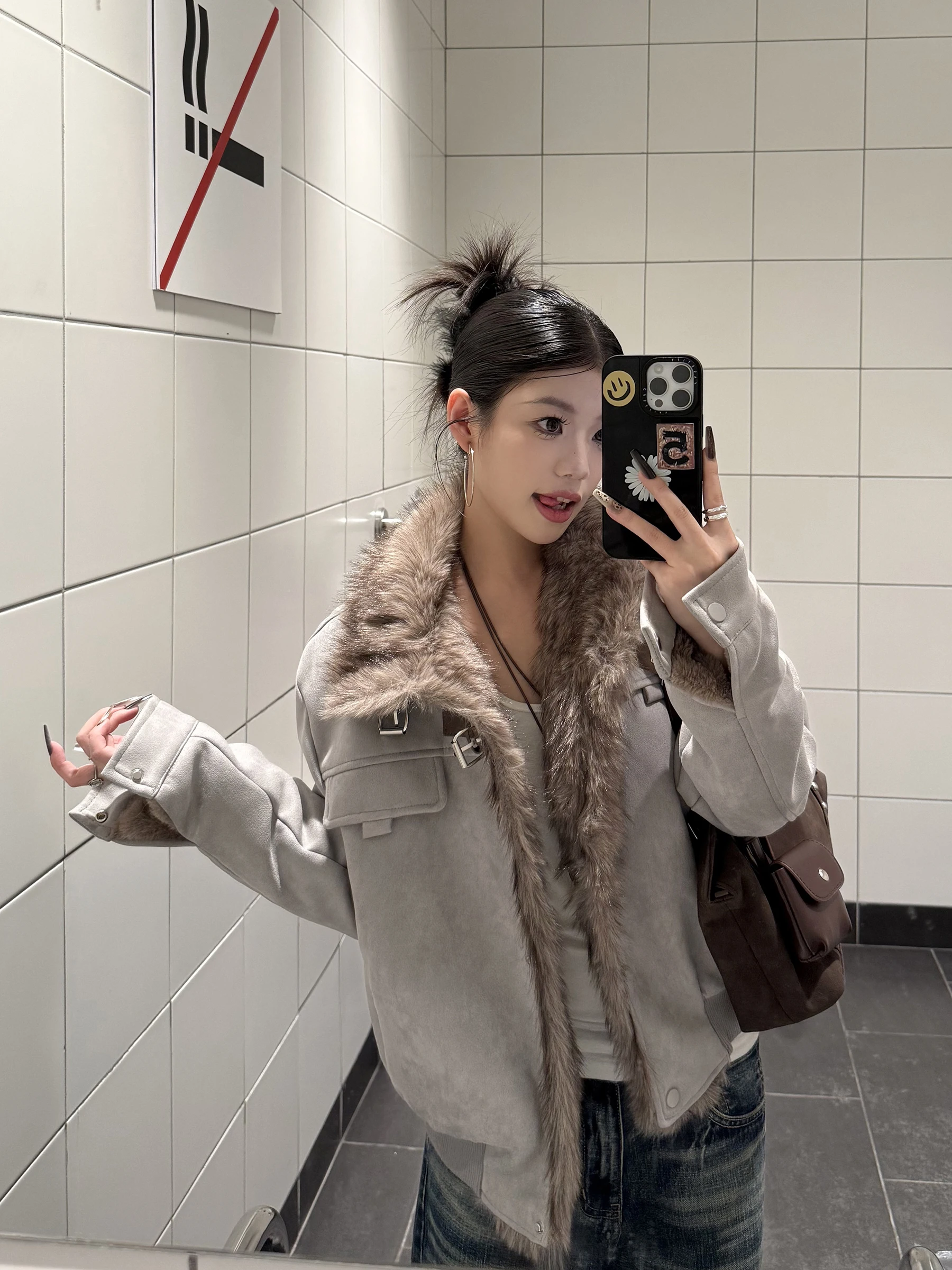 Американский повседневный байкерский пиджак на флисовой подкладке из утолщенного хлопка, теплый свободный куртка для мужчин и женщин, зимний модный тренд
Американский повседневный байкерский пиджак на флисовой подкладке из утолщенного хлопка, теплый свободный куртка для мужчин и женщин, зимний модный тренд